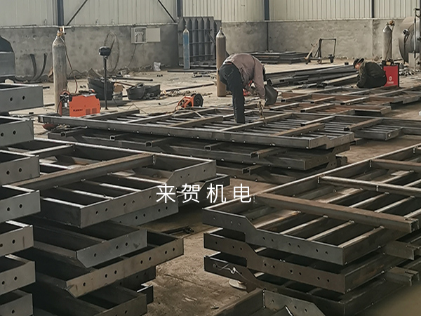 橋梁防撞護(hù)欄模板的相關(guān)特性